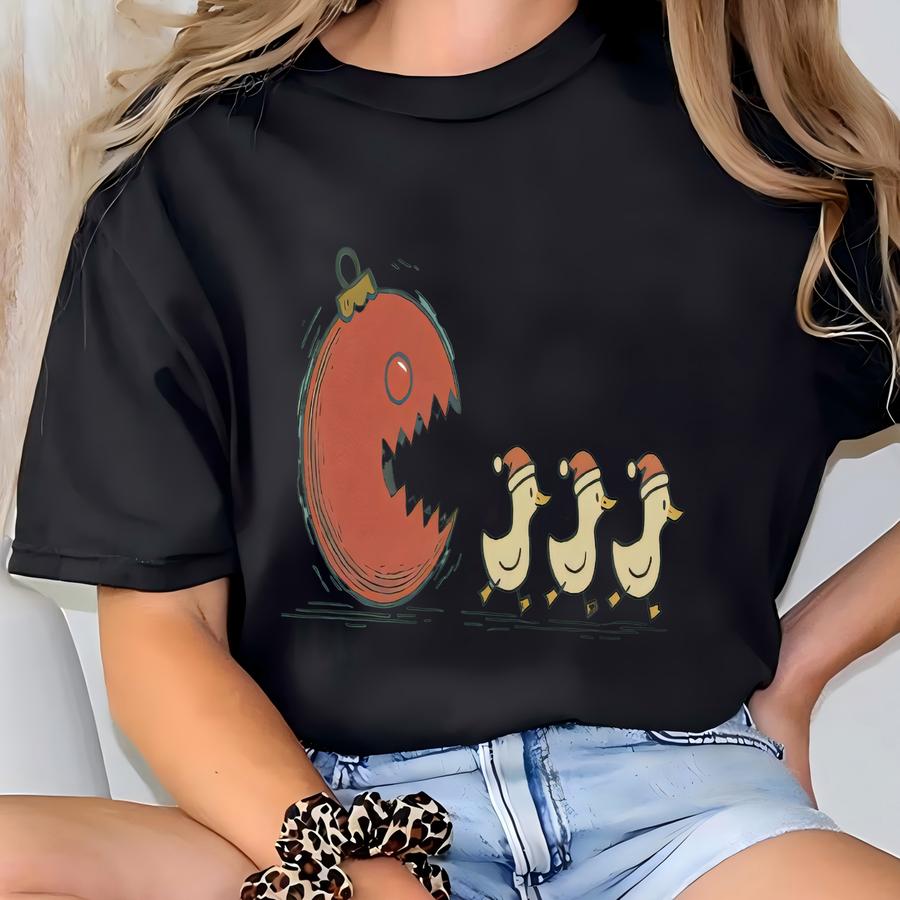 Funny Christmas Goose Shirt, ® Festive Xmas Hoodie, Funny Goose Holiday Shirt, X-mas Gift T-shirt