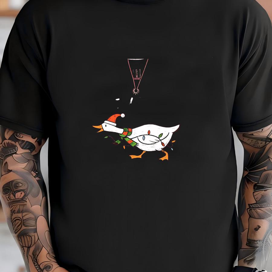 Festive Goose Christmas Sweatshirt – Funny Holiday Pullover T-shirt