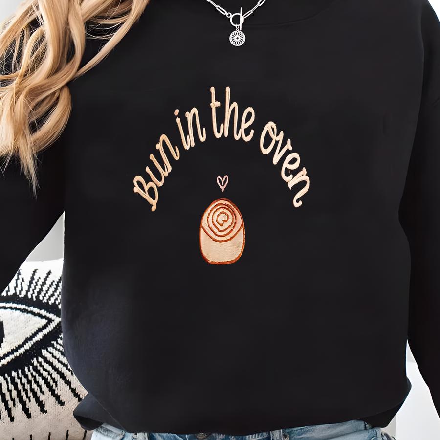Bun In The Oven Sweatshirt, Pregnancy Reveal Y Shirt, Expecting Mom To Be Tee, Christmas Pregnancy Announcement Gift Sweatshirt