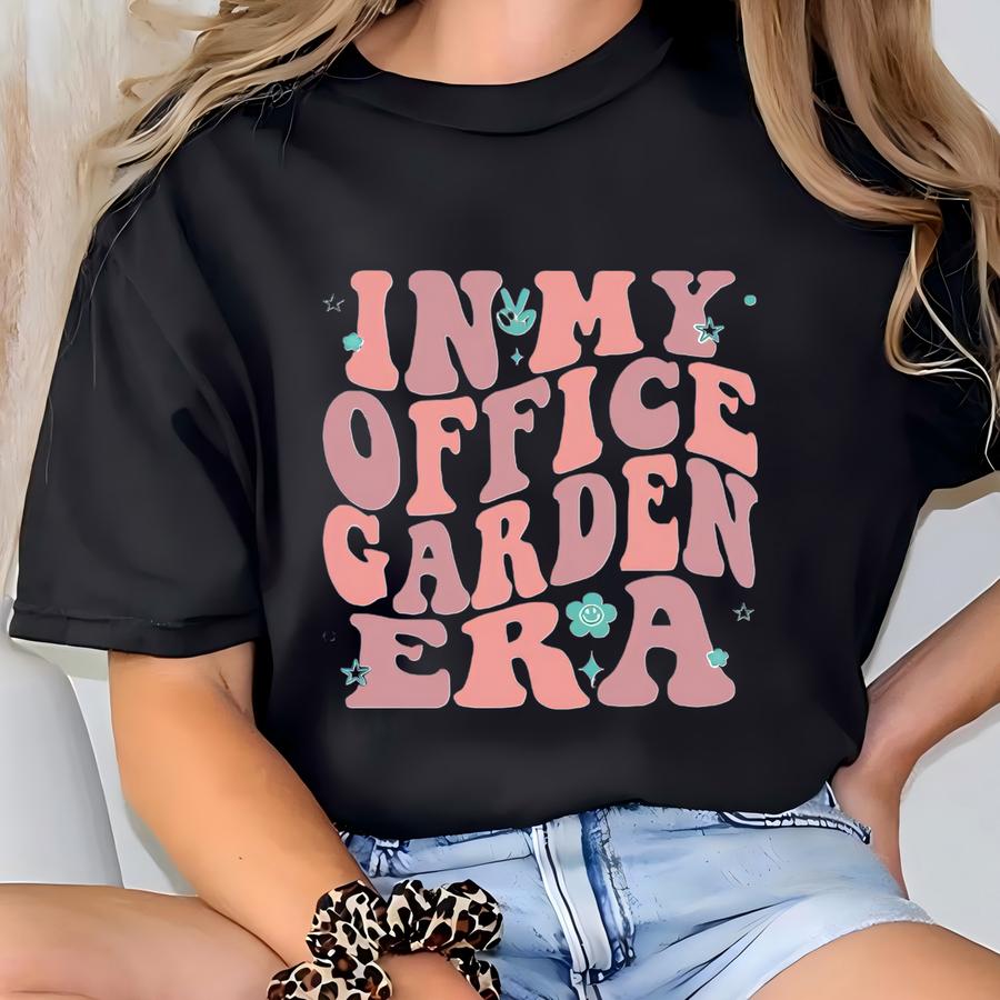 Personalized Garden Gift, Garden Tumbler, Gardening Tumbler, Gardener Gift, Garden Lover Gift. Grandma Gift T-shirt