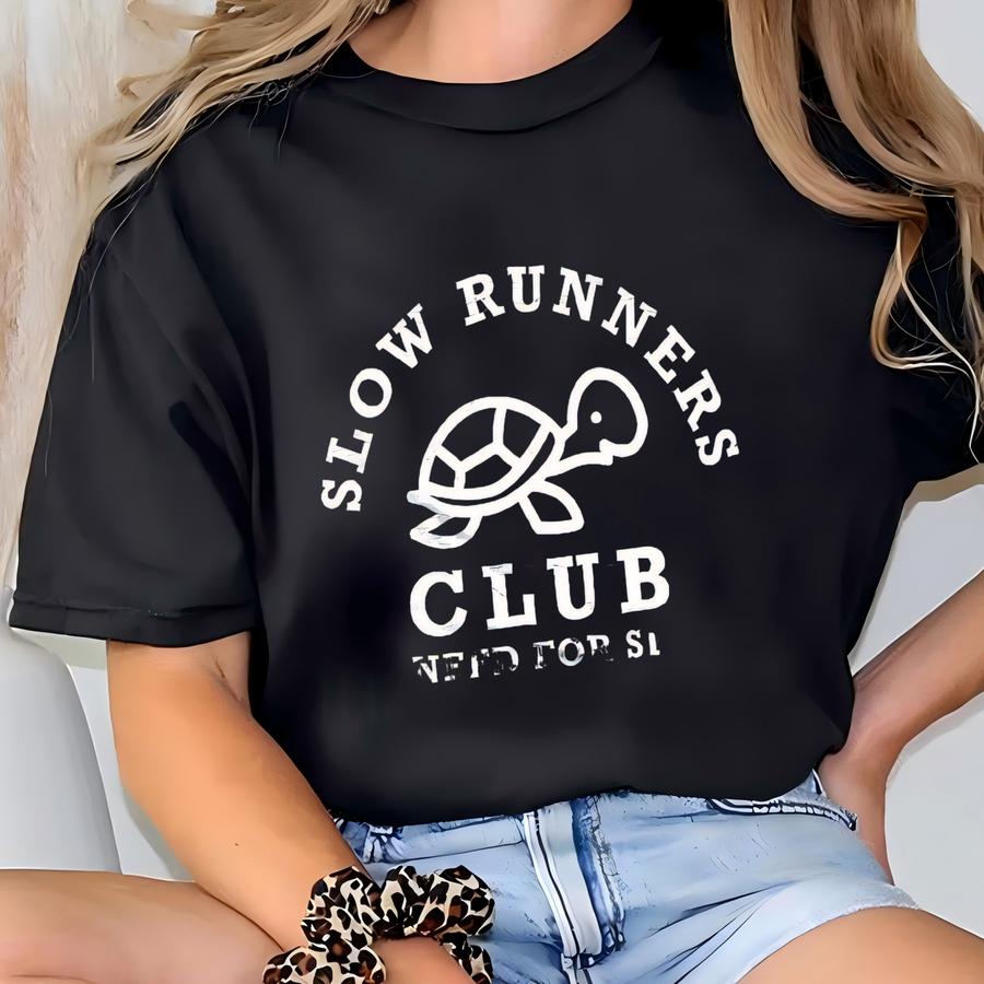 Slow Runners Club Womens Muscle Tee: Funny Turtle Running Tank For Women T-shirt