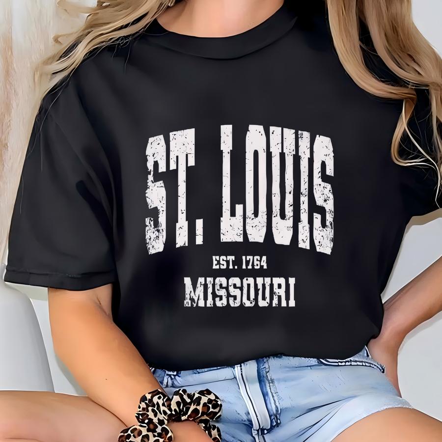 St. Louis, Missouri Sweatshirt. Saint Louis, Mo Vintage Unisex Crewneck Sweatshirt. Yc T-shirt