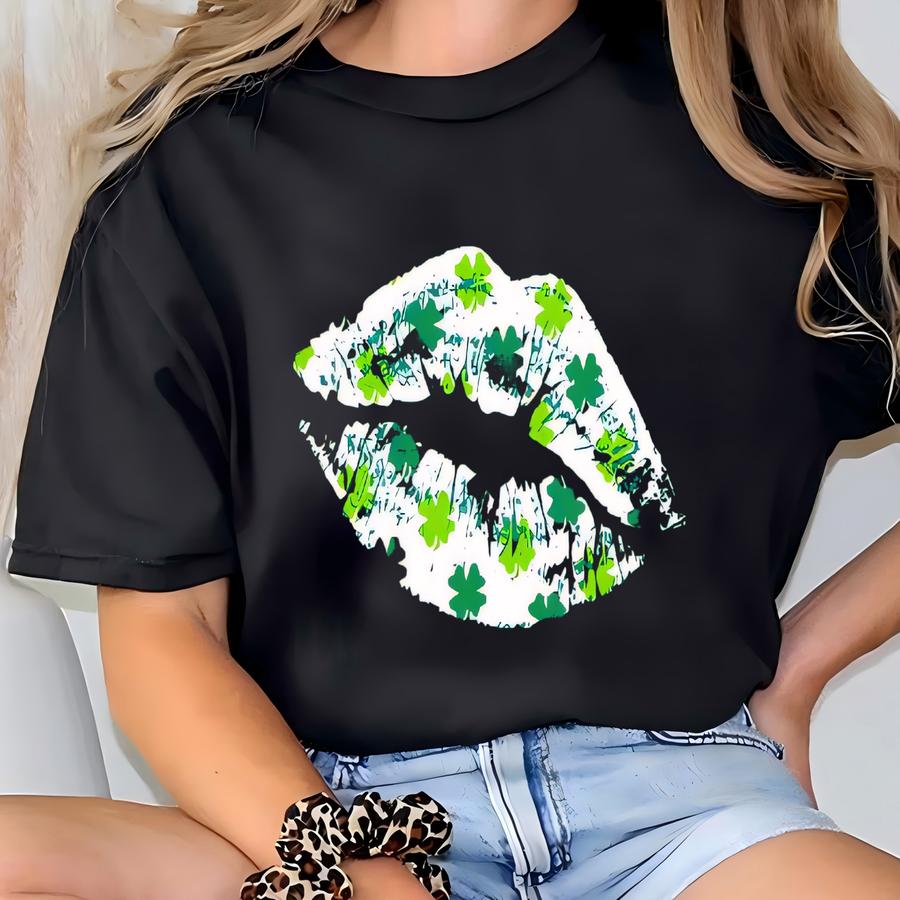 St Patricks Day Shirt Women, St. Patricks Day Tee, St Patricks Day T Shirts, Shamrock Shirt, Lips Tshirt, Lucky Shirts, St Paddys Day Shirt T-shirt